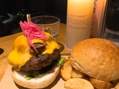 经典大汉堡-The Diner X餐厅(青岛万象城店)