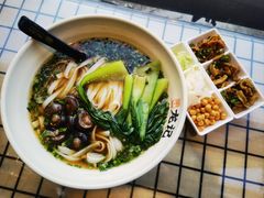 -湘人龙记老长沙米粉(华普国际大厦店)