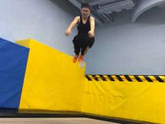 -嘿哟动霸CHUA·新潮玩运动娱乐中心·蹦床滑冰团建乐园