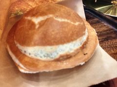 菠萝大虾飞碟堡-魏斯理汉堡(西安沣东吾悦店)