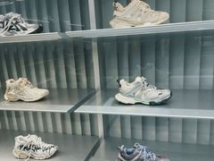 -BALENCIAGA(德基广场店)