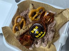 巧克力盒子-大朵绵羊の甜品店