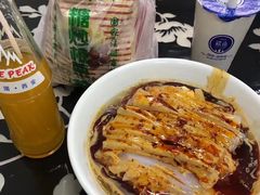 -何老二卤汁凉粉