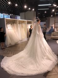 -Lady  Jane高端婚纱礼服馆