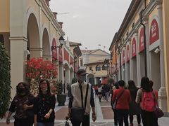 -佛罗伦萨小镇广佛名品奥特莱斯(疏港路店)