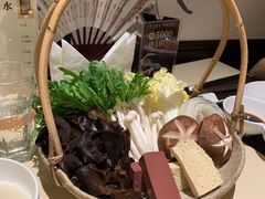 -余欢领鲜火锅(新街口店)