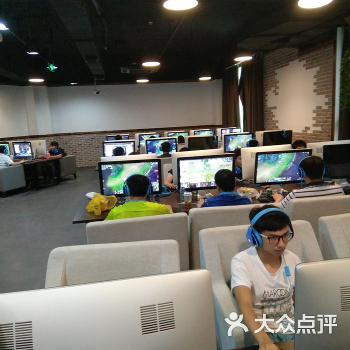 风蝶网咖深大店