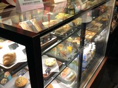 面包甜点陈列柜-星巴克(北京南站第二店)