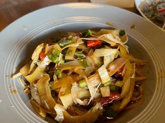 -蜗牛的家旅行主题云南菜餐厅.小酒馆(护国寺店)