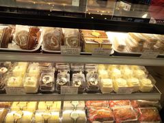 -红宝石·鲜奶小方·海派西点房(南丹店)