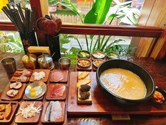 -银米·云南传统过桥米线(双廊黑金冠店)
