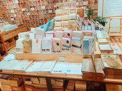 -猫的天空之城概念书店(杭州南宋御街店)