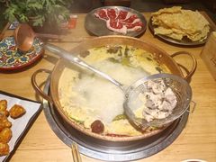 -洱火云南酸菜牛肉火锅(石景山当代商城店)