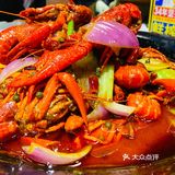 乌鲁木齐探店｜乌鲁木齐店夏天来了可以吃小龙虾哈啤酒啦！！！