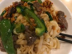 湿炒牛河-玲又珑美食(盘福路店)