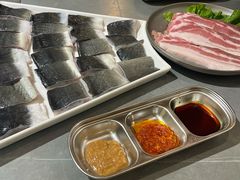 -围炉肉舍丹东海鲜烤肉·烤活鳗(步行街店)