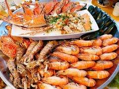 -席娜卡琳火车铁道夜市