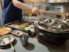 -围炉肉舍•炭烤活鳗•丹东海鲜烤肉(步行街店)