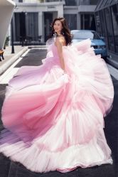 俏皮可爱-巴黎婚纱摄影工作室