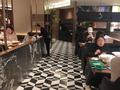 -新白鹿餐厅(滨江银泰店)