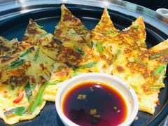 海鲜葱饼-明洞阿姨·韩式酱蟹烤肉·创意料理(三元桥店)