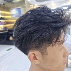 -虫二·专注健康烫染沙龙