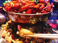 -沪小二炭火蛙锅(淮海中路美食不夜城店)