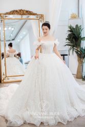 -洋洋婚纱品牌集合店