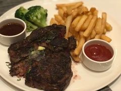 -WOLFGANG PUCK KITCHEN & BAR(迪士尼小镇店)