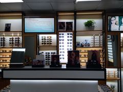-LOGO眼镜·蔡司品牌折扣店(龙华清湖店)
