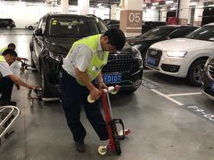 -虹桥火车站-停车场