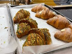 迪拜巧克力羊角-OUR Bakery(SKP-S店)