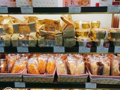 -红宝石·鲜奶小方·海派西点房(控江店)