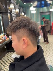 -海文先生国潮烫染男士理发馆