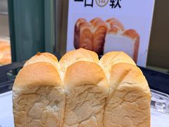 -HOT CRUSH趁热集合·现烤面包(上海环球港店)