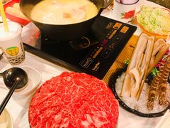 -鲜入围煮花胶鸡海鲜火锅