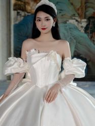 点击看大图 -伯瓷皇后婚纱艺术空间
