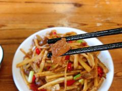 酸笋炒肥肠-牛八宝桂林米粉(八里庄店)