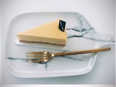 -UNI UNI(环亚凯瑟琳店)