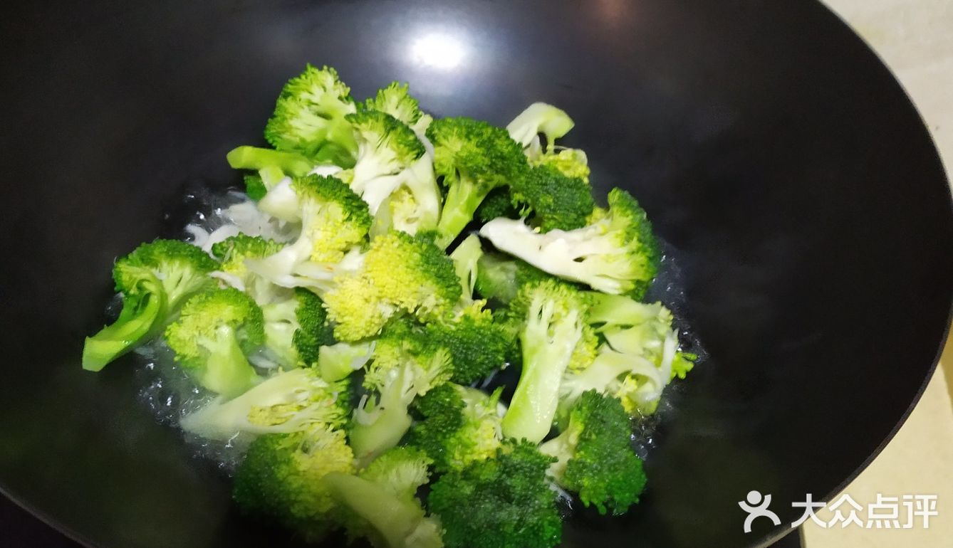 维生素满分的清炒西蓝花C道出位