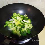维生素满分的清炒西蓝花C道出位