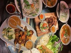 -大头虾越式风味餐厅(光明广场店)