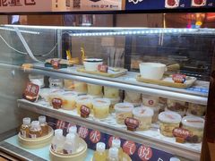 面包甜点陈列柜-炖物24章·顺时轻养茶(杭州保利时光里店)