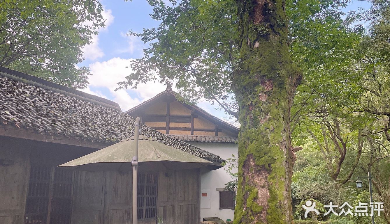 “鎏金焕变 逾越时空”海蓝之谜茶会[礼花][糖果]
