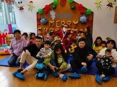 -抱抱熊托育中心(大悦城店)