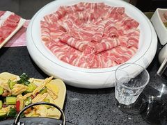 -宽板凳老灶火锅(台湾街店)