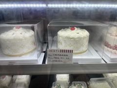 -红宝石·鲜奶小方·海派西点房(南丹店)