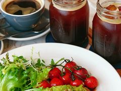 -ROAST coffee & eatery