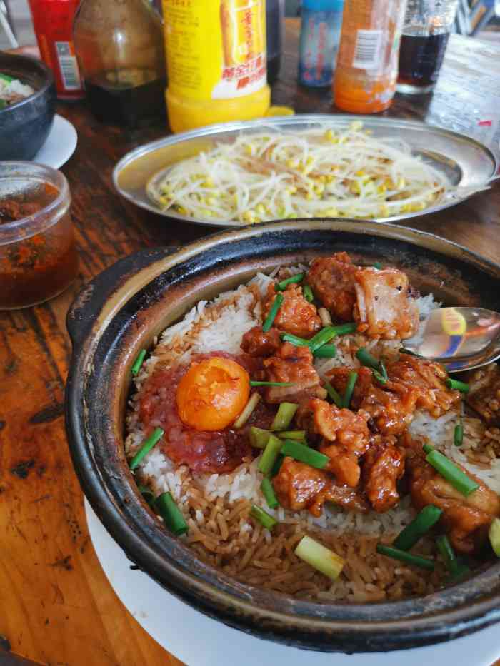 沙湾美食快餐店-"传说中沙湾最好吃的煲仔饭,在去紫坭村路上.