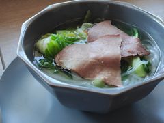 -上海虹桥中心爱琴海亚朵S酒店
